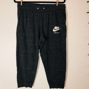 Nike Cropped Sweats